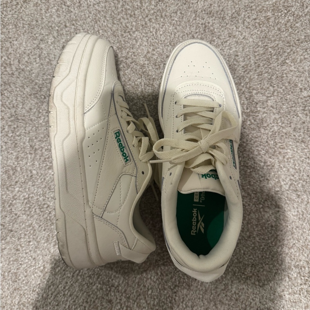 Reebok Sneakers